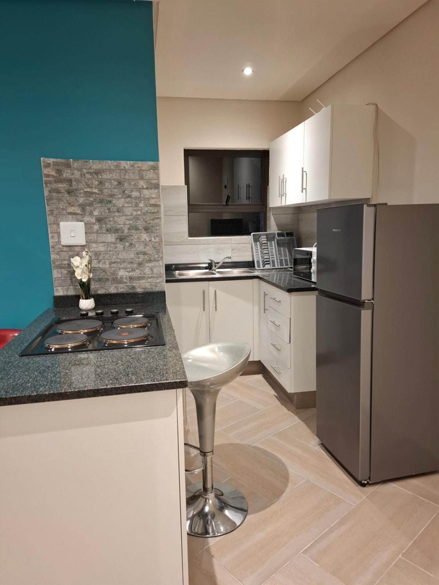 Apartment Claire's Hill On Renown Durban